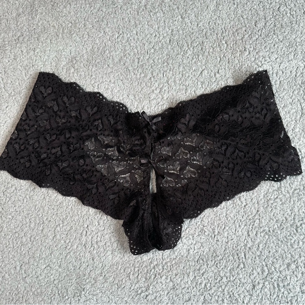 NWOT Dreamgirl Black Lace Crotchless Panties Size S